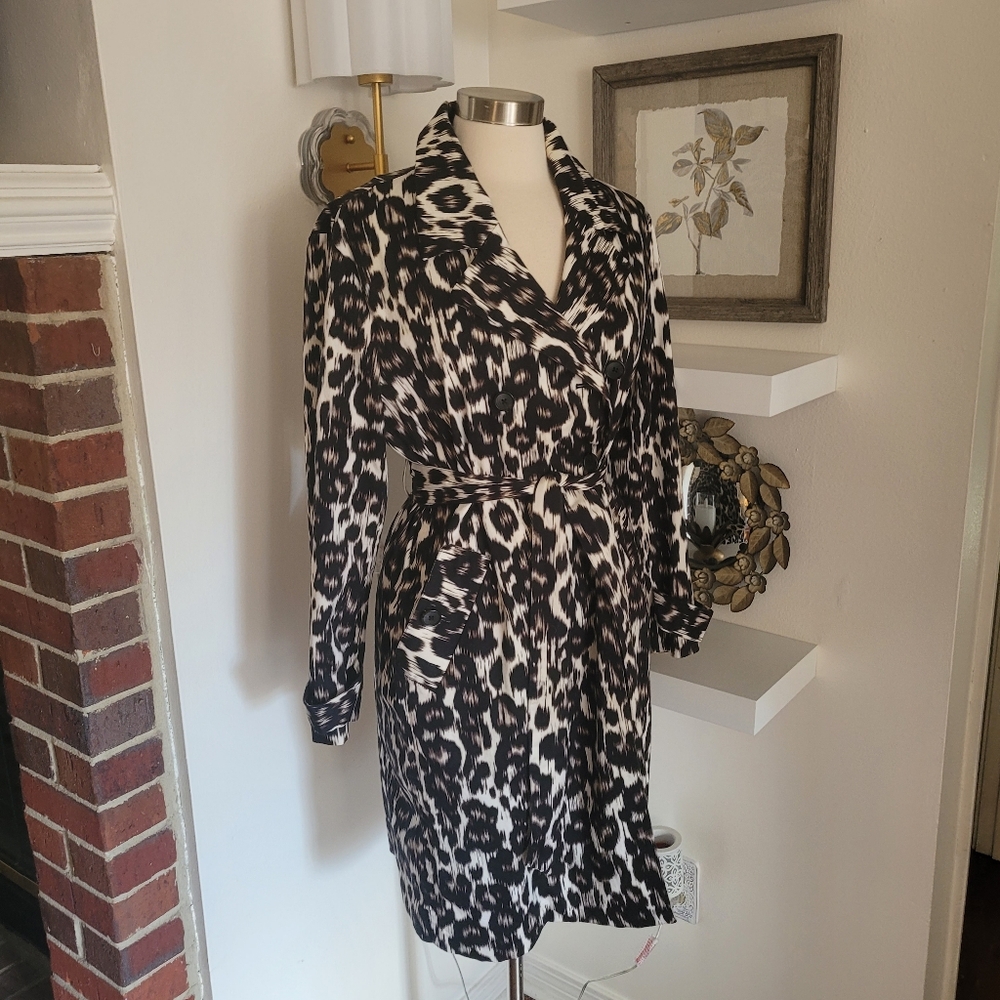 Dana Buchman Double Breasted Animal Print Trench Coat Size Large Lightweight - Picture 6 of 14